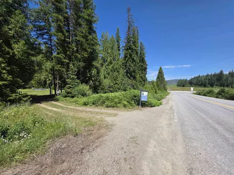 10281 Boundary Rd, Metaline, WA 99152