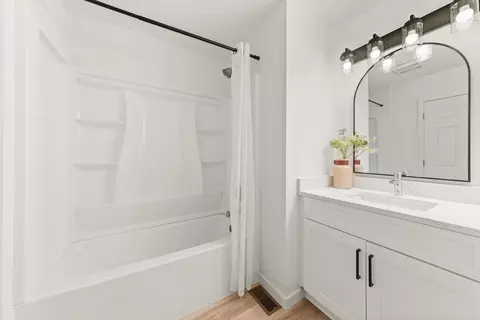 Bath - 6109 E 8th Ave, Spokane, WA 99212 photo 2 of 4