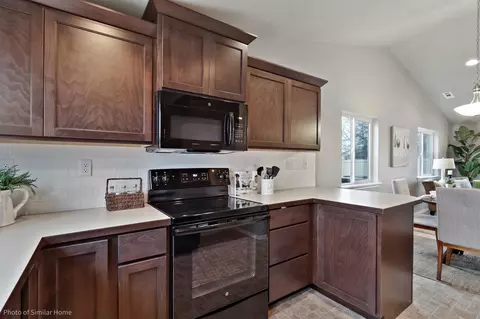 Kitchen - 302 Peach Tree Ct, Cheney, WA 99004 photo 4 of 5