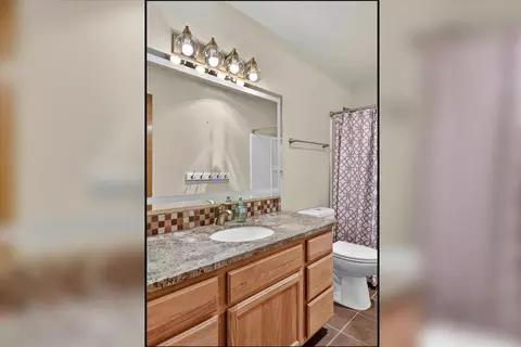 Bath - 4309 E Pineglen Rd, Mead, WA 99021 photo 2 of 5