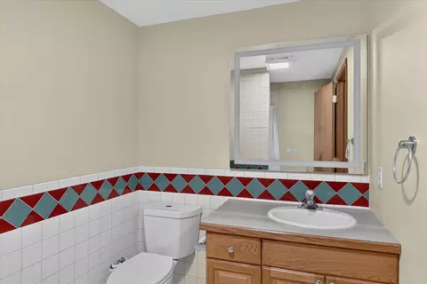Bath - 4309 E Pineglen Rd, Mead, WA 99021 photo 3 of 5
