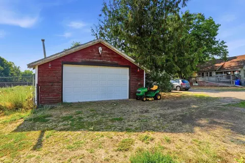 Exterior - 9922 E Upriver Dr, Spokane, WA 99206 photo 9 of 13