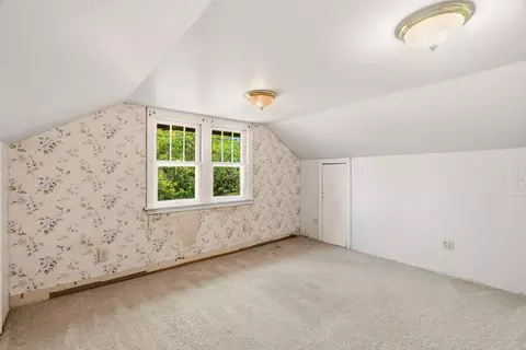 Bedroom - 9922 E Upriver Dr, Spokane, WA 99206 photo 3 of 3