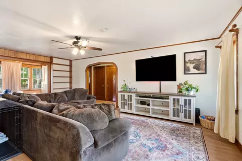 Living - 9922 E Upriver Dr, Spokane, WA 99206 photo 1 of 4