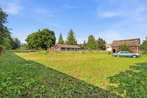 Exterior - 9922 E Upriver Dr, Spokane, WA 99206 photo 11 of 13