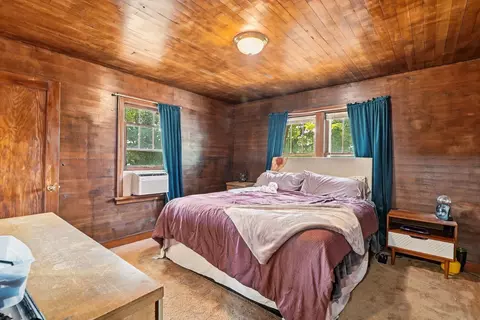 Bedroom - 9922 E Upriver Dr, Spokane, WA 99206 photo 1 of 3