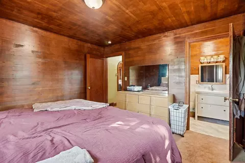Bedroom - 9922 E Upriver Dr, Spokane, WA 99206 photo 2 of 3