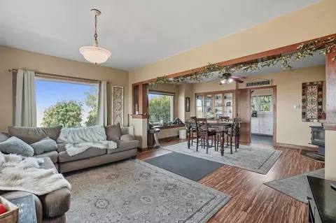Living - 3703 Plaza Rd, Rosalia, WA 99170 photo 1 of 2