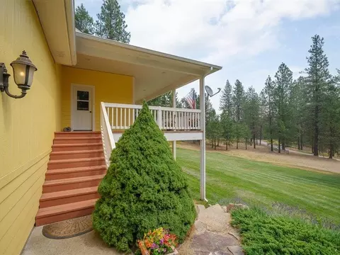 Exterior - 720 W Fender Rd, Colbert, WA 99005 photo 6 of 9