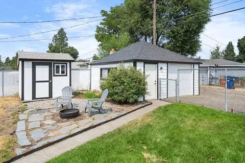 Exterior - 727 E Crown Ave, Spokane, WA 99207 photo 15 of 17