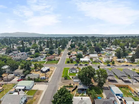 View/Area - 727 E Crown Ave, Spokane, WA 99207 photo 5 of 7