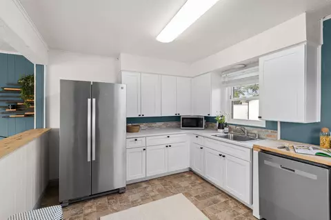 Kitchen - 727 E Crown Ave, Spokane, WA 99207 photo 1 of 4