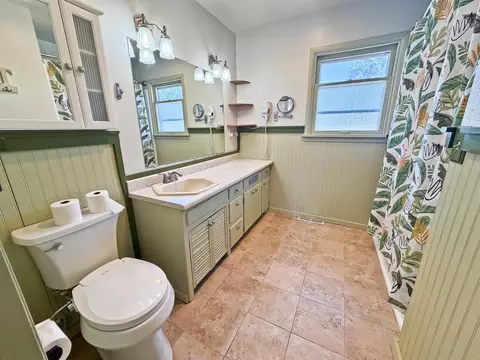 Bath - 4009 E Pratt Ave, Spokane, WA 99202 photo 1 of 1