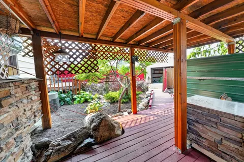 Exterior - 2921 E Hoffman Ave, Spokane, WA 99207 photo 6 of 15