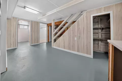 Entry Way - 2921 E Hoffman Ave, Spokane, WA 99207 photo 2 of 2