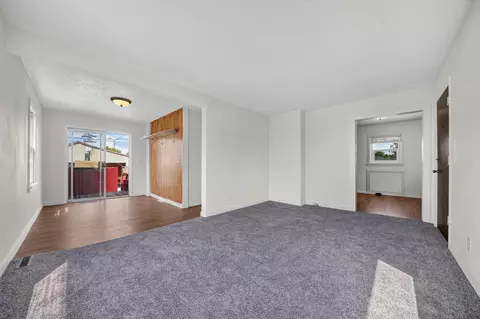 Living - 2921 E Hoffman Ave, Spokane, WA 99207 photo 3 of 4