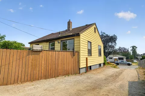 Exterior - 2921 E Hoffman Ave, Spokane, WA 99207 photo 3 of 15