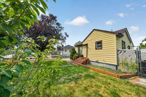 Exterior - 2921 E Hoffman Ave, Spokane, WA 99207 photo 13 of 15