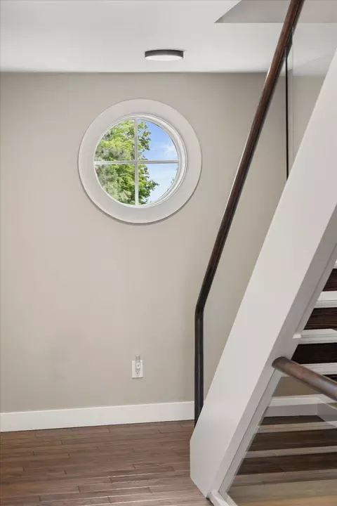 Entry Way - 310 E 10th Ave, Spokane, WA 99202 photo 2 of 2