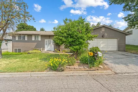 1607 E Ivy Ave, Colville, WA 99114
