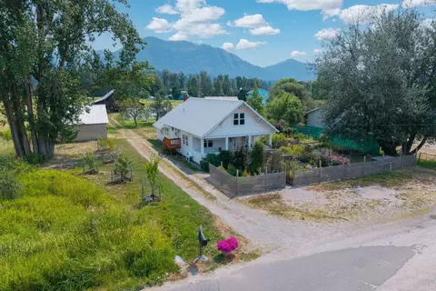 910 N 3rd St, Chewelah, WA 99109