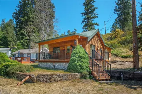 12512 N East Newman Lake Dr, Newman Lake, WA 99025