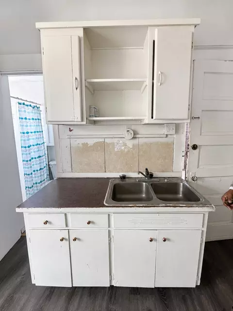Kitchen - 3011 E Queen Ave, Spokane, WA 99217 photo 2 of 5
