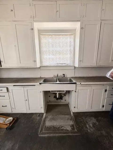 Kitchen - 3011 E Queen Ave, Spokane, WA 99217 photo 4 of 5