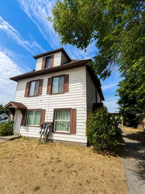 Exterior - 3011 E Queen Ave, Spokane, WA 99217 photo 3 of 6
