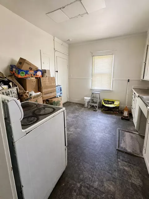 Kitchen - 3011 E Queen Ave, Spokane, WA 99217 photo 5 of 5