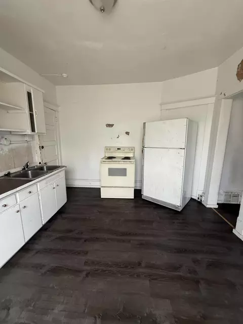 Kitchen - 3011 E Queen Ave, Spokane, WA 99217 photo 3 of 5