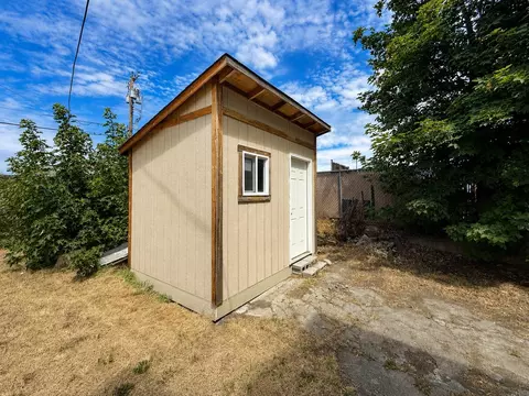 Exterior - 3011 E Queen Ave, Spokane, WA 99217 photo 4 of 6