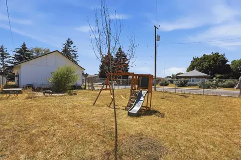 Exterior - 2803 E Central Ave, Spokane, WA 99208 photo 4 of 10