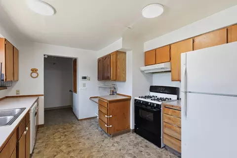 Kitchen - 2803 E Central Ave, Spokane, WA 99208 photo 2 of 2