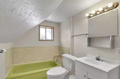 Bath - 1407 E Broad Ave, Spokane, WA 99207 photo 2 of 2