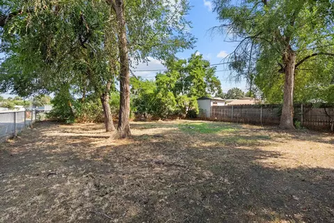 Exterior - 1701 E Desmet Ave, Spokane, WA 99202 photo 11 of 11