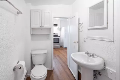 Bath - 1701 E Desmet Ave, Spokane, WA 99202 photo 2 of 2