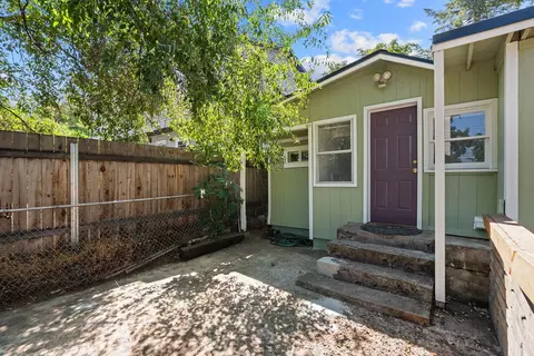 Exterior - 1701 E Desmet Ave, Spokane, WA 99202 photo 4 of 11