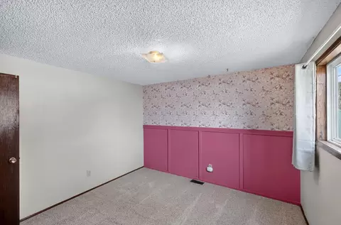 Bedroom - 1927 E Hoffman Ave, Spokane, WA 99207 photo 3 of 11