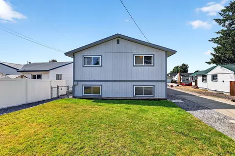 Exterior - 1927 E Hoffman Ave, Spokane, WA 99207 photo 9 of 10