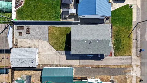 View/Area - 1927 E Hoffman Ave, Spokane, WA 99207 photo 1 of 5