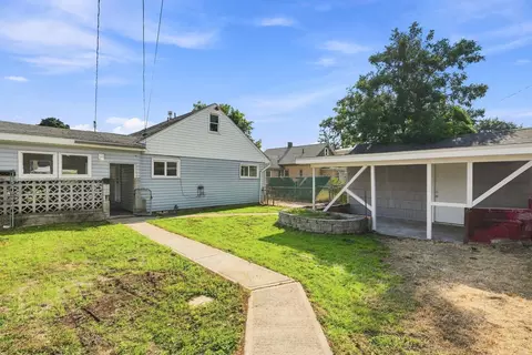 Exterior - 913 E Longfellow Ave, Spokane, WA 99207 photo 8 of 8
