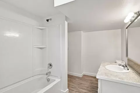 Bath - 913 E Longfellow Ave, Spokane, WA 99207 photo 6 of 7