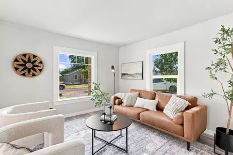 Living - 913 E Longfellow Ave, Spokane, WA 99207 photo 3 of 3