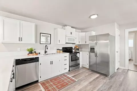 Kitchen - 913 E Longfellow Ave, Spokane, WA 99207 photo 4 of 8