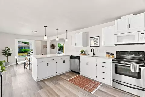 Kitchen - 913 E Longfellow Ave, Spokane, WA 99207 photo 3 of 8