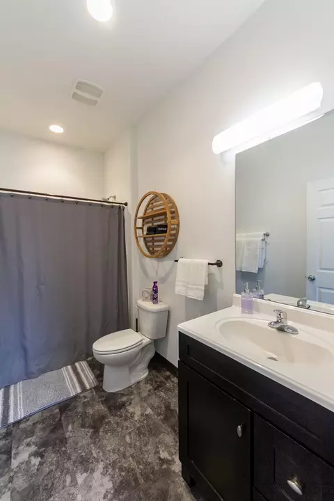 Bath - 3003 E 30th Ave, Spokane, WA 99223 photo 5 of 6