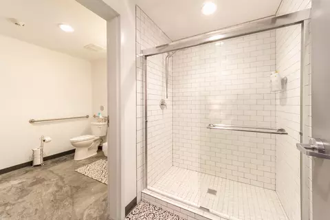 Bath - 3003 E 30th Ave, Spokane, WA 99223 photo 1 of 6