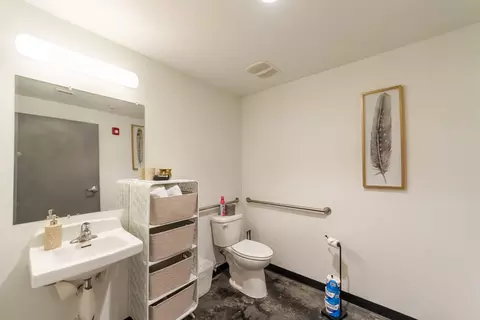 Bath - 3003 E 30th Ave, Spokane, WA 99223 photo 4 of 6