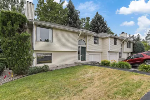 Exterior - 938 E Calkins Dr, Spokane, WA 99208 photo 2 of 7